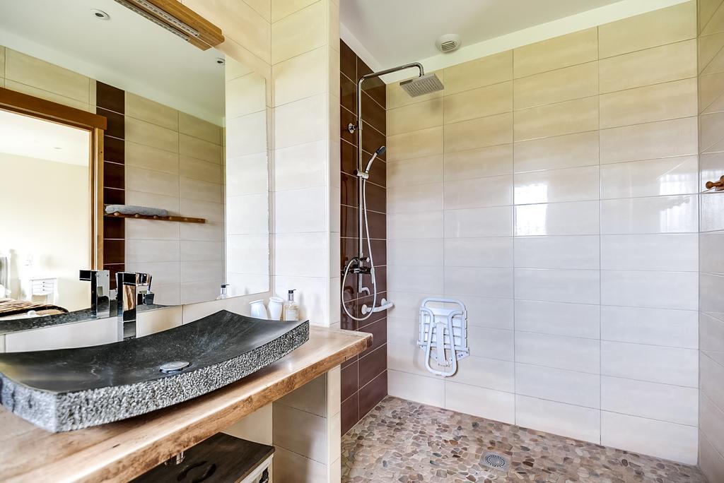 Relais De L'Alsou- Piscine Bed & Breakfast Labastide-en-Val ภายนอก รูปภาพ