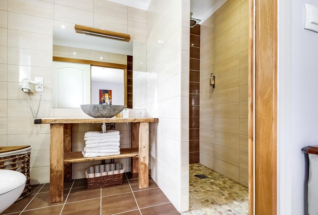 Relais De L'Alsou- Piscine Bed & Breakfast Labastide-en-Val ภายนอก รูปภาพ