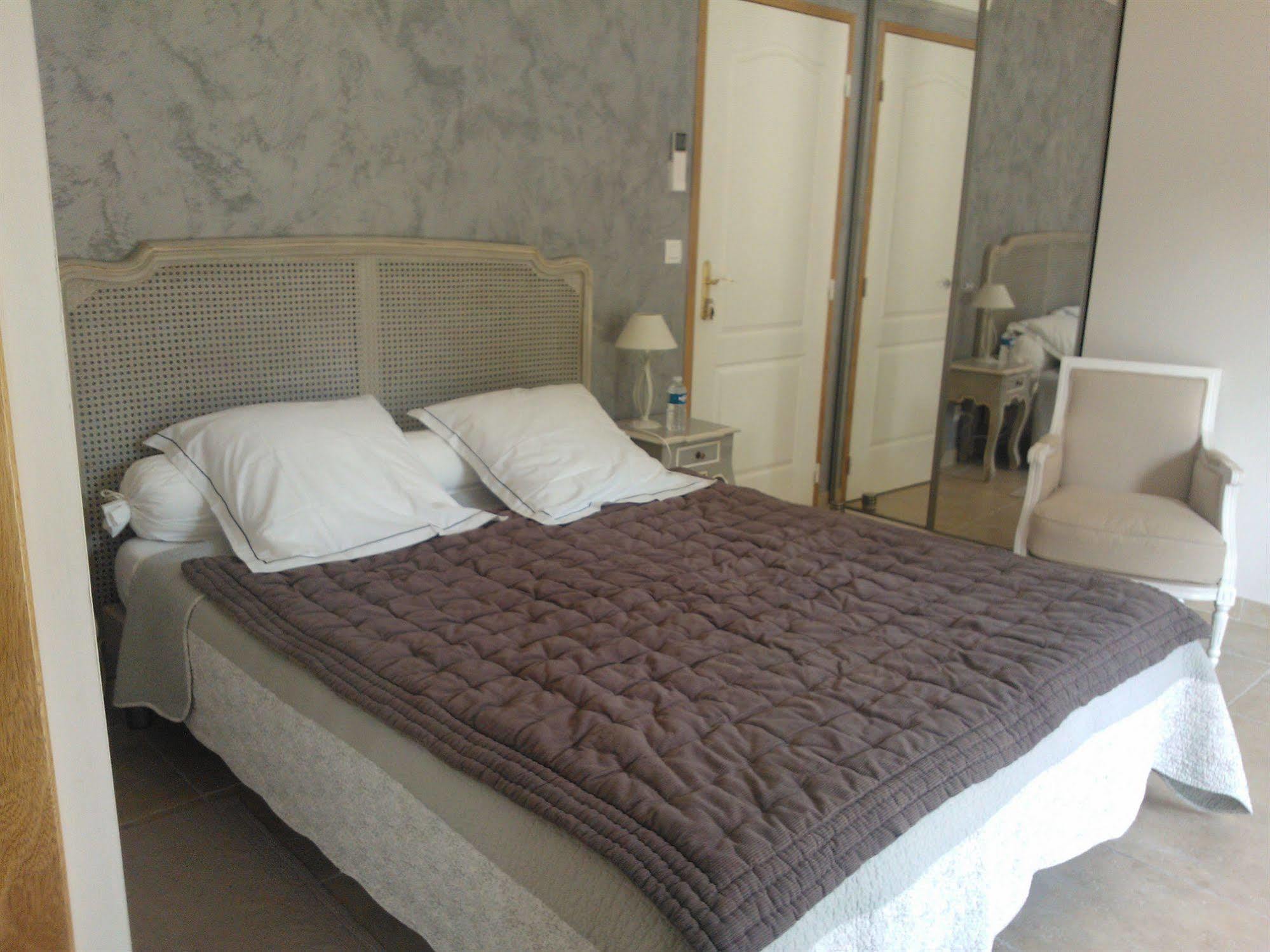 Relais De L'Alsou- Piscine Bed & Breakfast Labastide-en-Val ภายนอก รูปภาพ